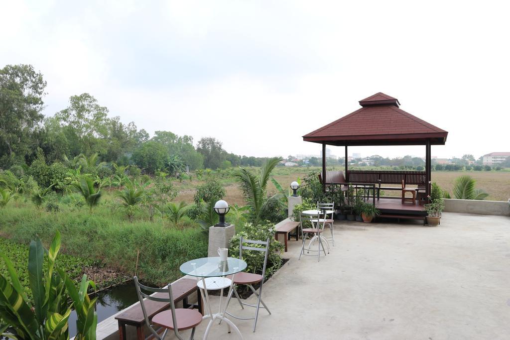 Hotel Onvara Place Phra Nakhon Si Ayutthaya Exterior foto